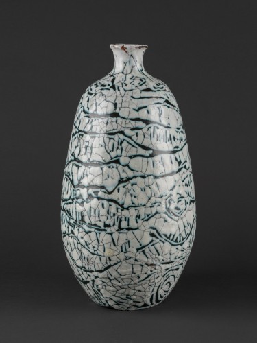 Csurgatott váza (fekete)